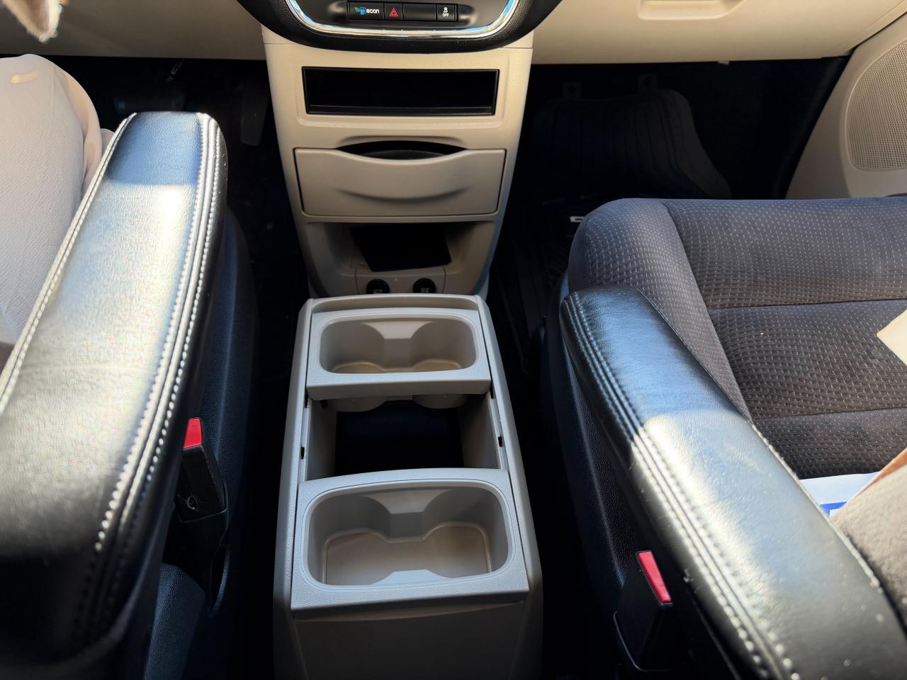 2014 Dodge Grand Caravan SXT/LOW KM/ECON/ONE OWNER/FULL SERVICE RECORDS Photo