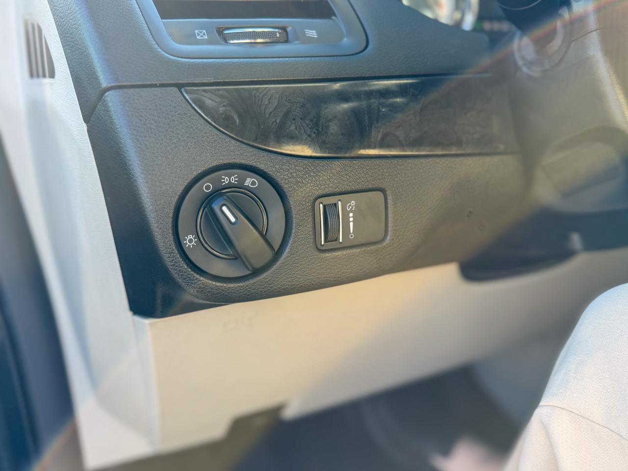 2014 Dodge Grand Caravan SXT/LOW KM/ECON/ONE OWNER/FULL SERVICE RECORDS Photo