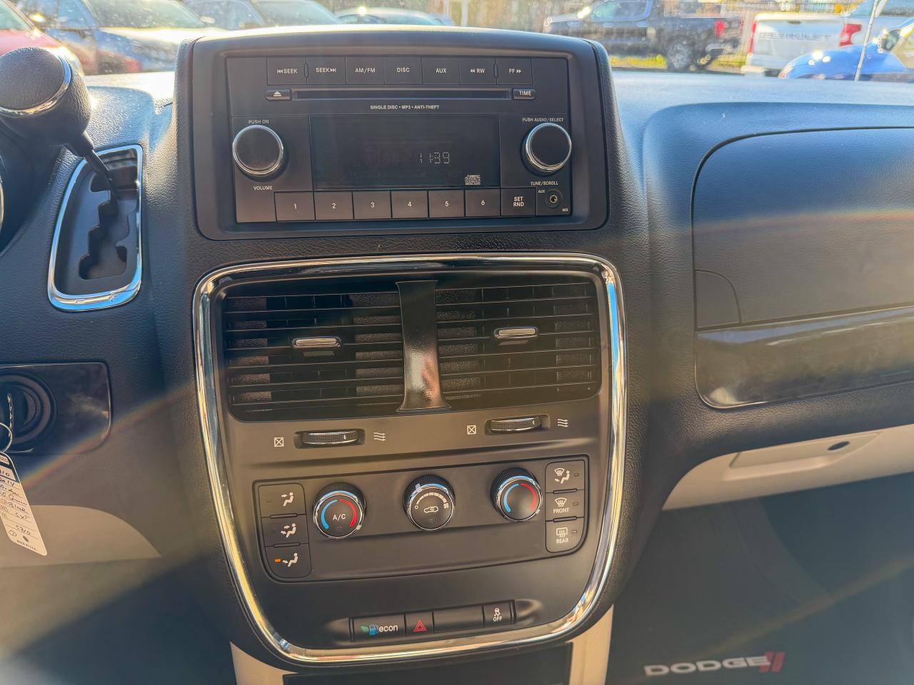 2014 Dodge Grand Caravan SXT/LOW KM/ECON/ONE OWNER/FULL SERVICE RECORDS Photo