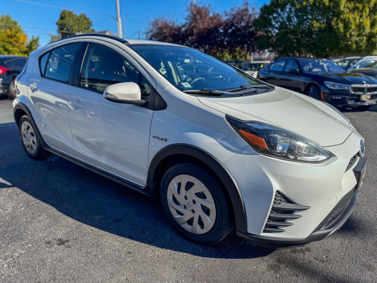 2018 Toyota Prius c HYBRID/CAMERA/ADAPTIVE CRUISE CONTROL/LANE ASSIST Photo2