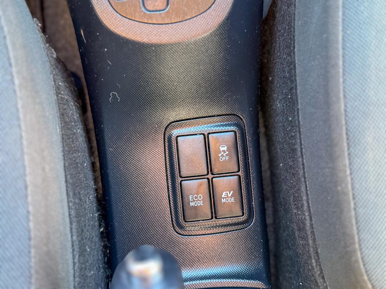 2018 Toyota Prius c HYBRID/CAMERA/ADAPTIVE CRUISE CONTROL/LANE ASSIST Photo