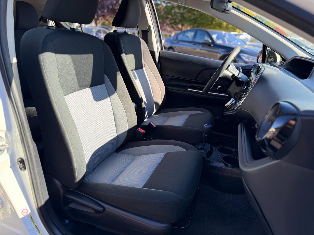 2018 Toyota Prius c HYBRID/CAMERA/ADAPTIVE CRUISE CONTROL/LANE ASSIST Photo