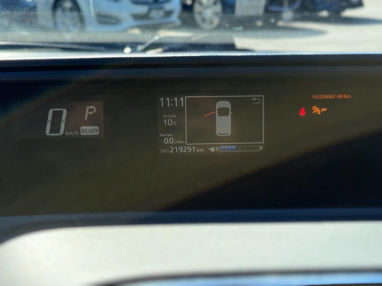 2018 Toyota Prius c HYBRID/CAMERA/ADAPTIVE CRUISE CONTROL/LANE ASSIST Photo