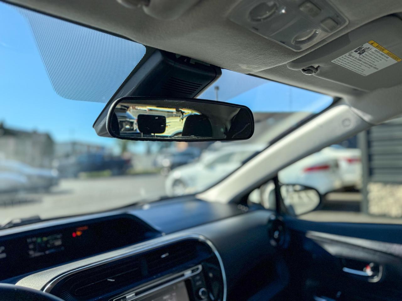 2018 Toyota Prius c HYBRID/CAMERA/ADAPTIVE CRUISE CONTROL/LANE ASSIST Photo