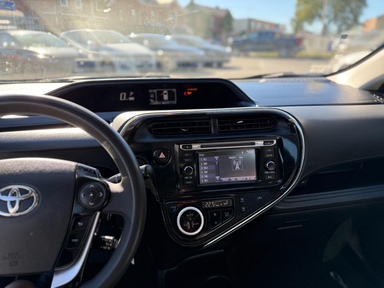 2018 Toyota Prius c HYBRID/CAMERA/ADAPTIVE CRUISE CONTROL/LANE ASSIST Photo