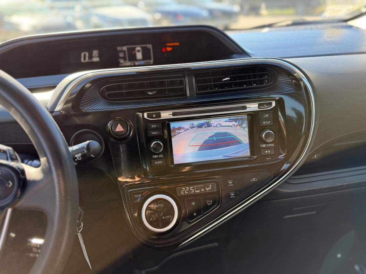 2018 Toyota Prius c HYBRID/CAMERA/ADAPTIVE CRUISE CONTROL/LANE ASSIST Photo