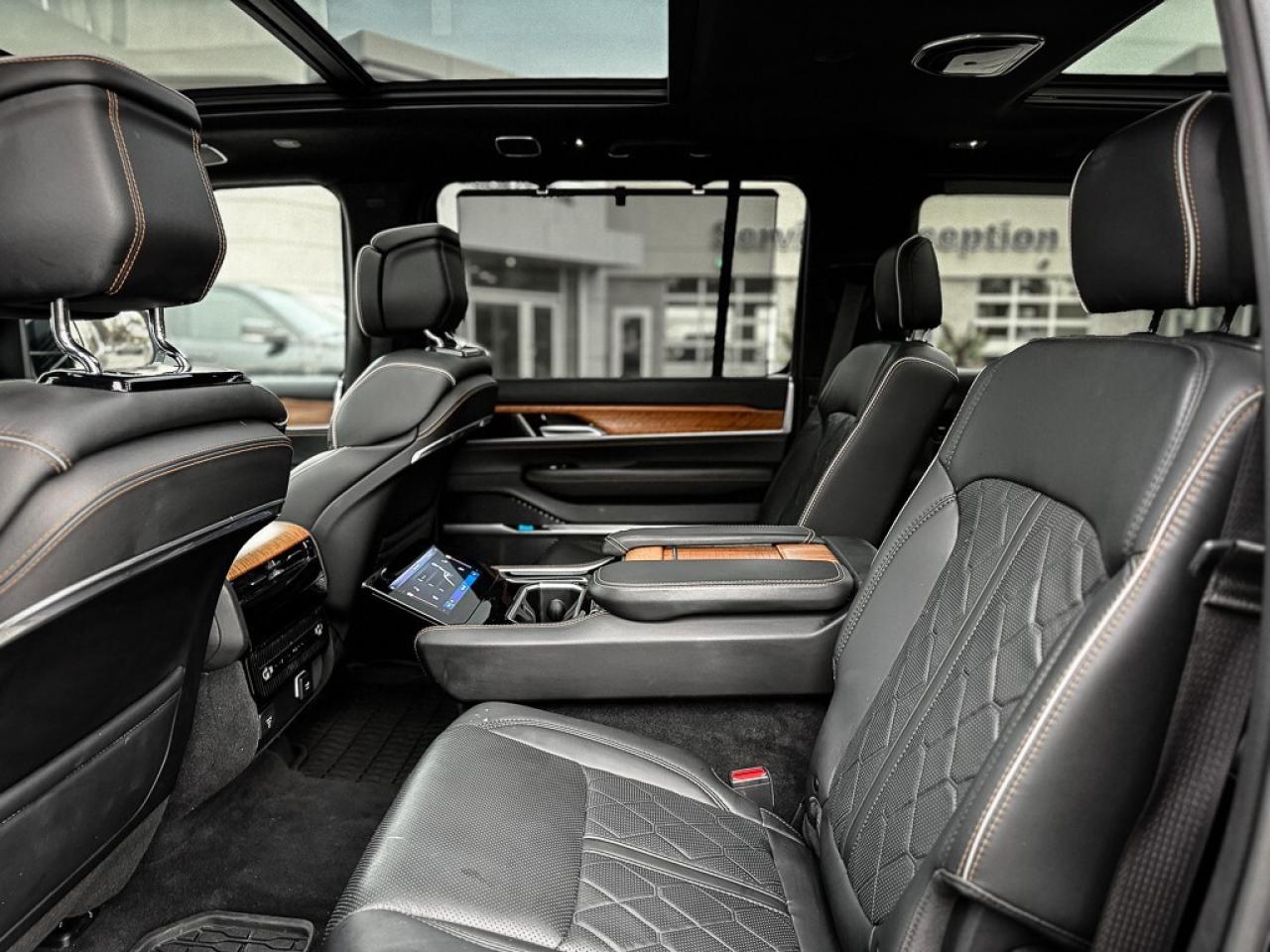 2023 Jeep Grand Wagoneer L Series III   SERIES 3   PANO ROOF   PASS DISPLAY Photo