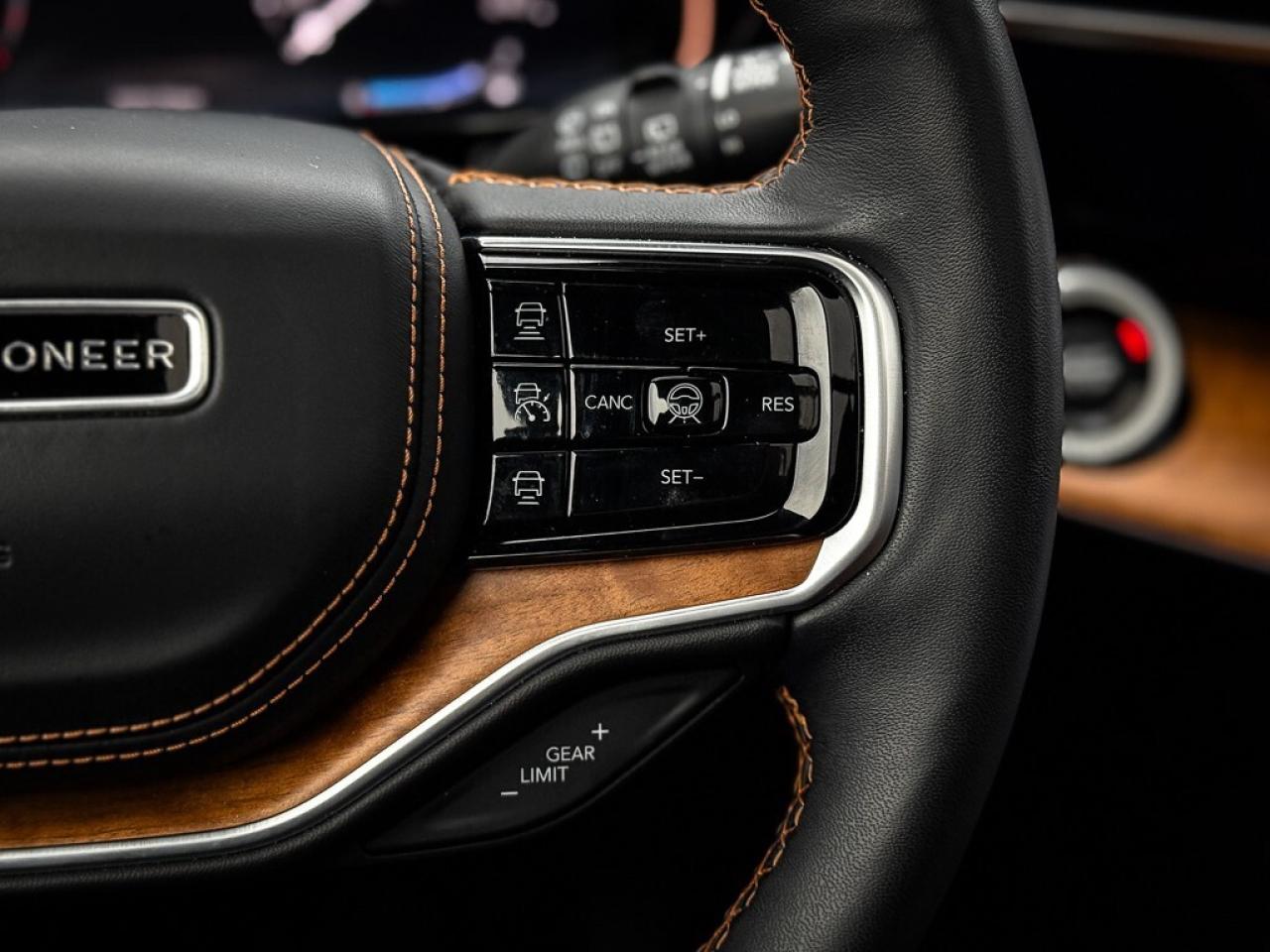 2023 Jeep Grand Wagoneer L Series III   SERIES 3   PANO ROOF   PASS DISPLAY Photo