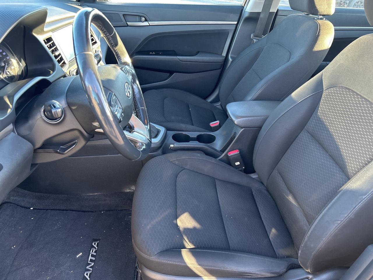 2020 Hyundai Elantra PREFFERED 2.0L HEATED SEAT/WHL CROSSTRAFFIC ALERT Photo