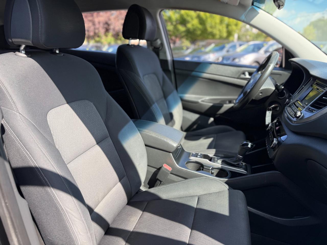 2016 Hyundai Tucson Premium/AWD/LOW KM/2L /BSM/CAMERA/FULL SERVICE... Photo