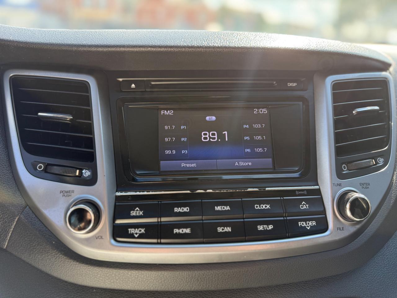 2016 Hyundai Tucson Premium/AWD/LOW KM/2L /BSM/CAMERA/FULL SERVICE... Photo