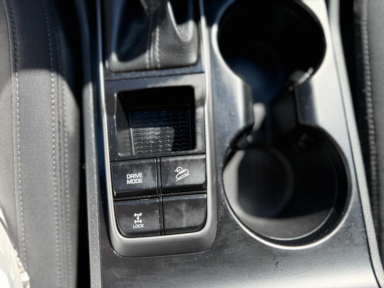 2016 Hyundai Tucson Premium/AWD/LOW KM/2L /BSM/CAMERA/FULL SERVICE... Photo