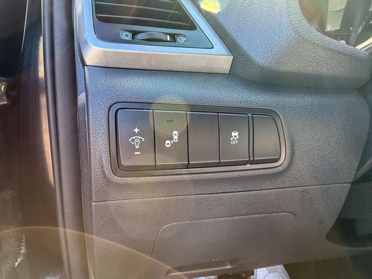 2016 Hyundai Tucson Premium/AWD/LOW KM/2L /BSM/CAMERA/FULL SERVICE... Photo