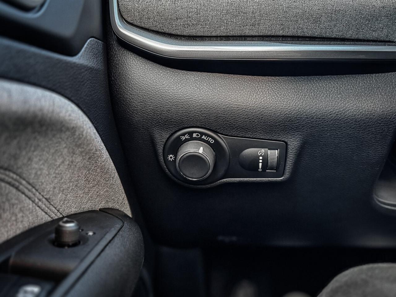 2025 Jeep Compass Sport   HEATED SEATS   LANE KEEP   TRACTION CTRL Photo