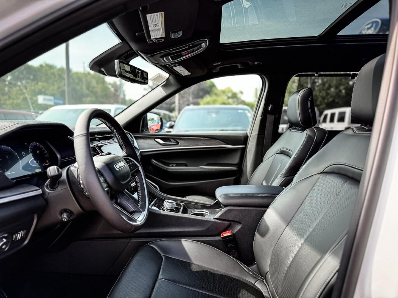 2025 Jeep Grand Cherokee L Limited   TOW PKG   360 CAM   PANO ROOF   HEATED/V Photo