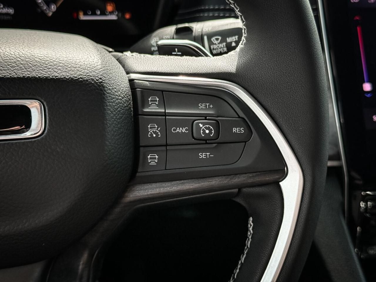 2025 Jeep Grand Cherokee L Limited   TOW PKG   360 CAM   PANO ROOF   HEATED/V Photo