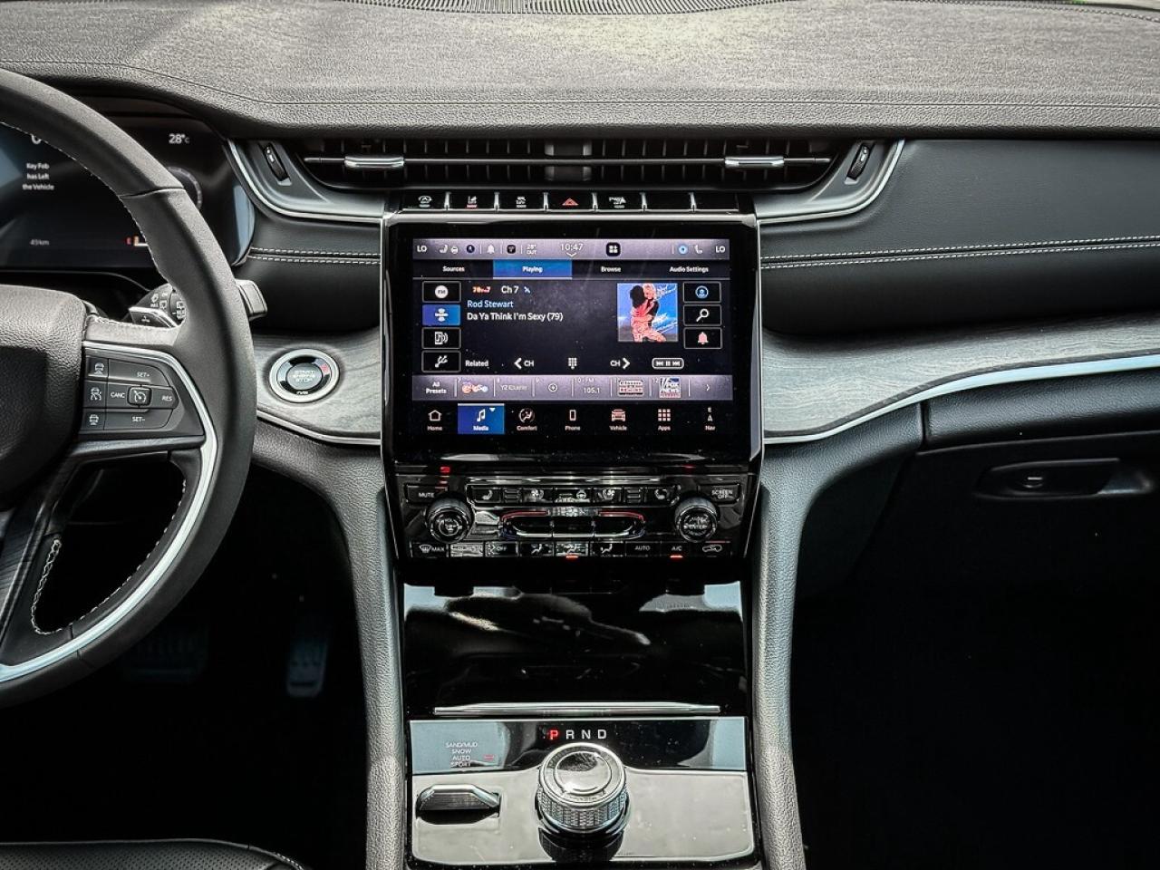 2025 Jeep Grand Cherokee L Limited   TOW PKG   360 CAM   PANO ROOF   HEATED/V Photo