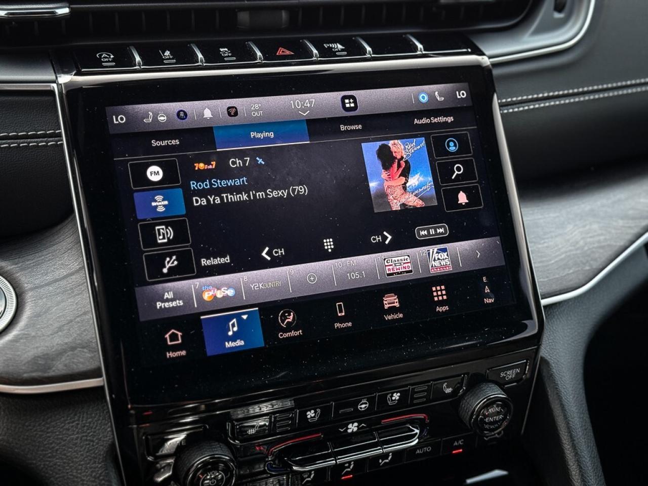 2025 Jeep Grand Cherokee L Limited   TOW PKG   360 CAM   PANO ROOF   HEATED/V Photo