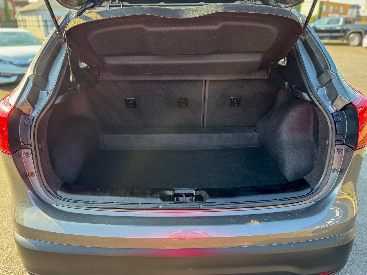 2017 Nissan Qashqai S/AWD/LOW KM/CAMERA/1 OWNER/FULL SERVICE RECORDS Photo