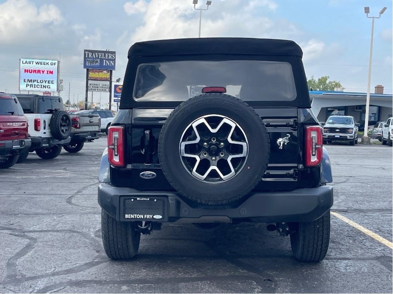 2022 Ford Bronco OUTERBANKS 4X4 2.3L 4DR HIGH PKG SOFT TOP 360 CAM Photo