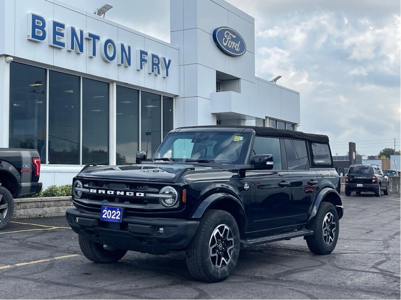 2022 Ford Bronco OUTERBANKS 4X4 2.3L 4DR HIGH PKG SOFT TOP 360 CAM Photo