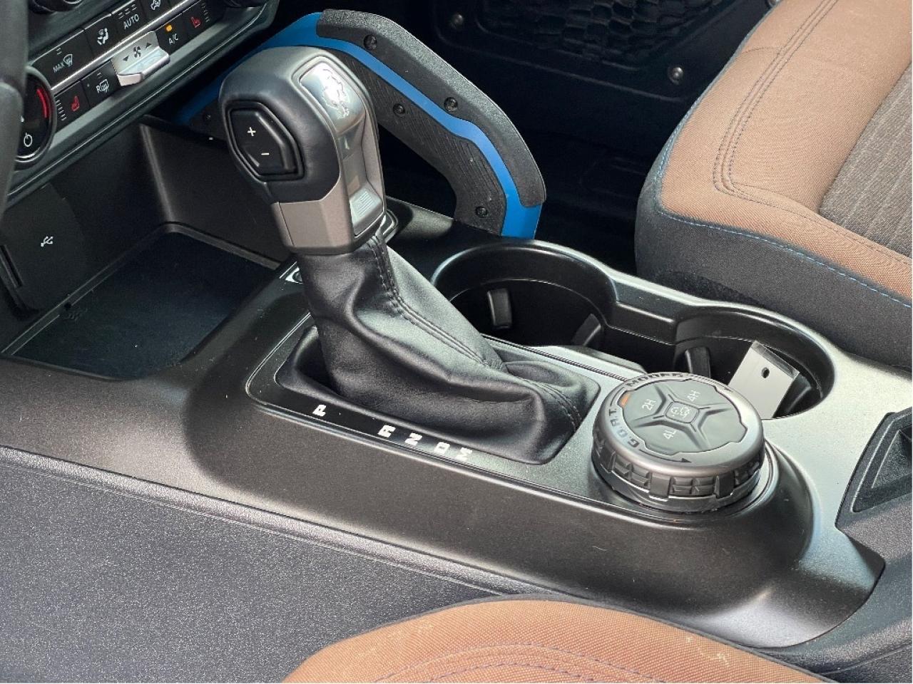 2022 Ford Bronco OUTERBANKS 4X4 2.3L 4DR HIGH PKG SOFT TOP 360 CAM Photo