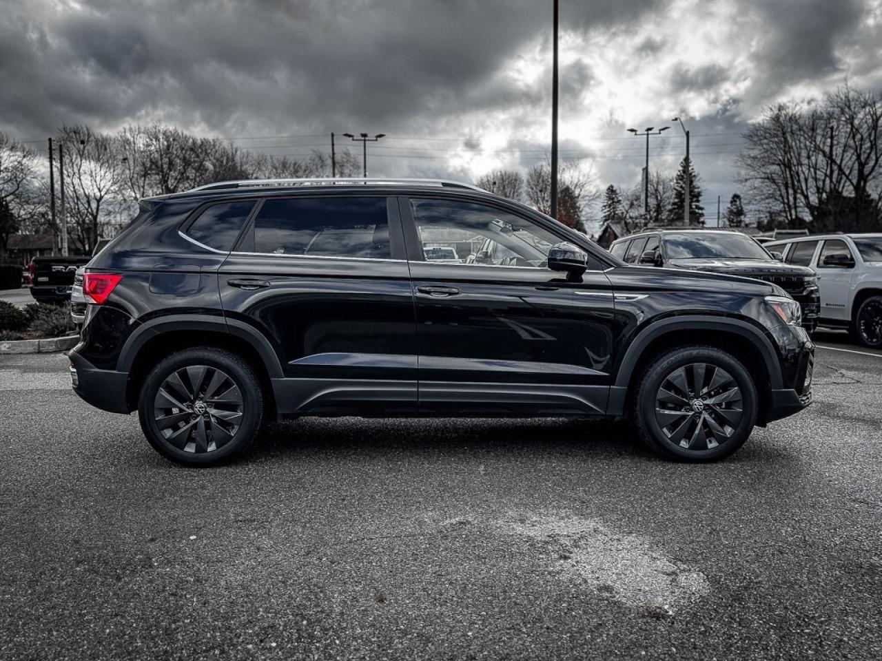 2024 Volkswagen Taos Comfortline   PANO ROOF   HEATED SEATS   CARPLAY Photo3