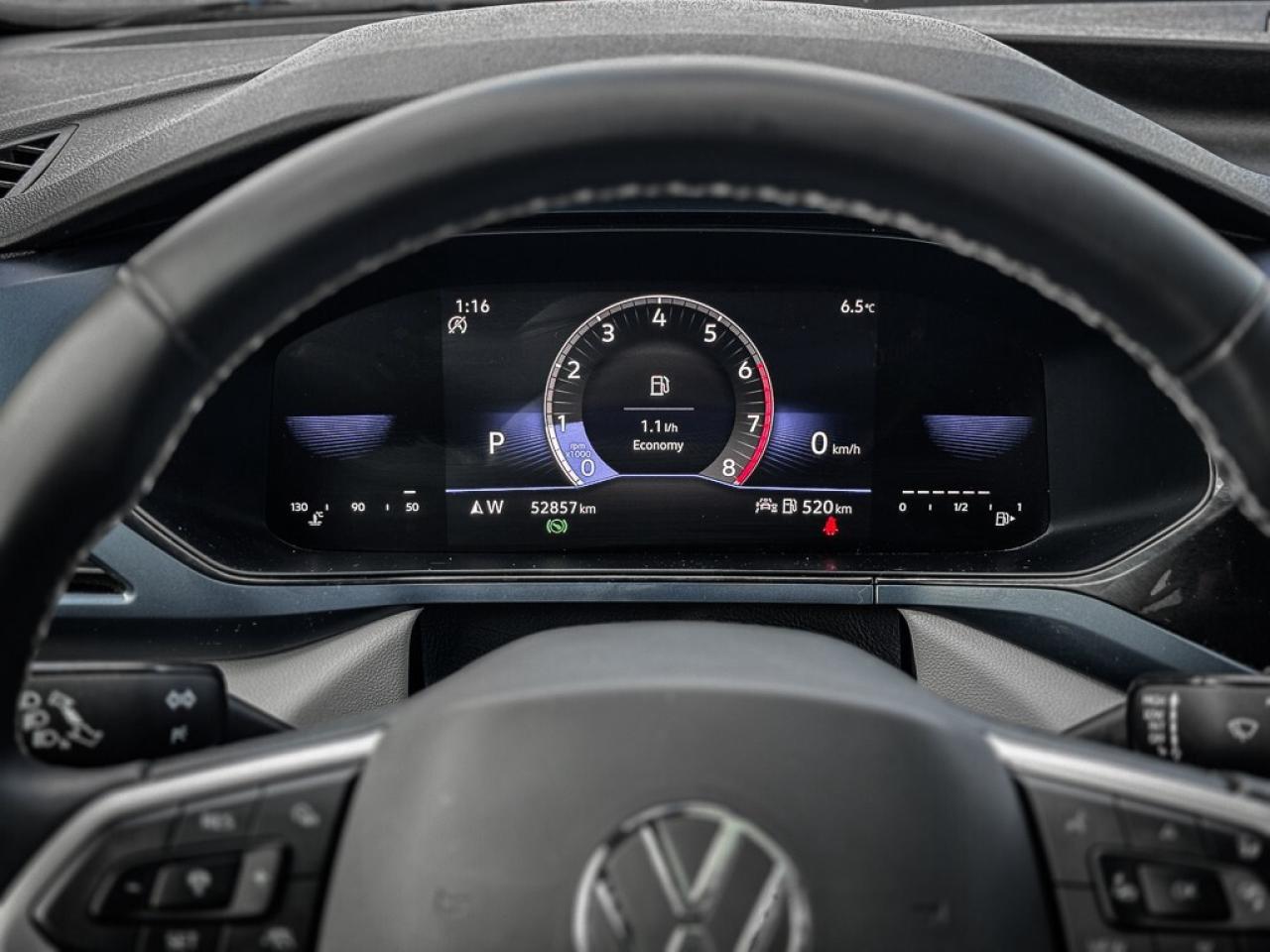 2024 Volkswagen Taos Comfortline   PANO ROOF   HEATED SEATS   CARPLAY Photo