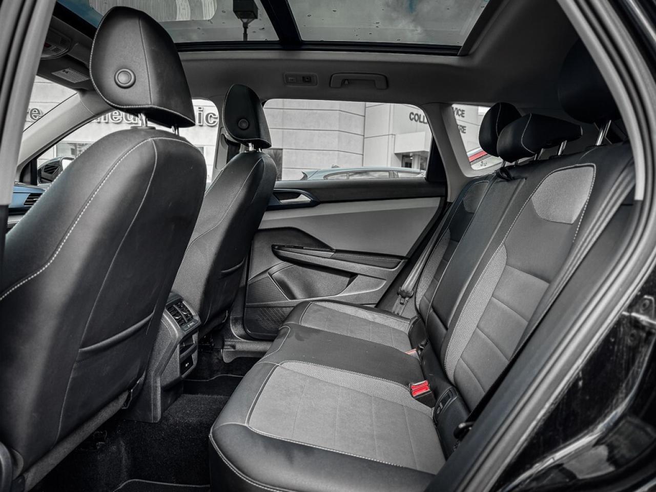 2024 Volkswagen Taos Comfortline   PANO ROOF   HEATED SEATS   CARPLAY Photo