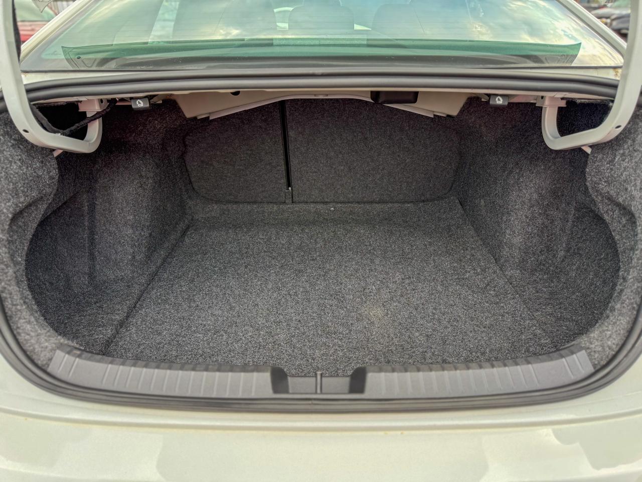 2021 Volkswagen Jetta Comfortline/1 OWNER/LOW KM/NO ACCIDENTS/CAMERA Photo