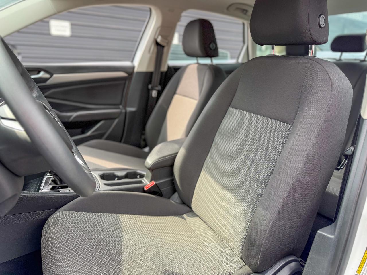 2021 Volkswagen Jetta Comfortline/1 OWNER/LOW KM/NO ACCIDENTS/CAMERA Photo