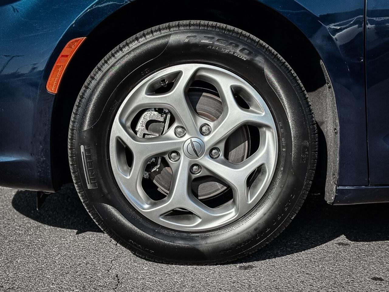 2024 Chrysler Pacifica Limited   PWR DOORS   HEATED/VENTED LEATHER Photo