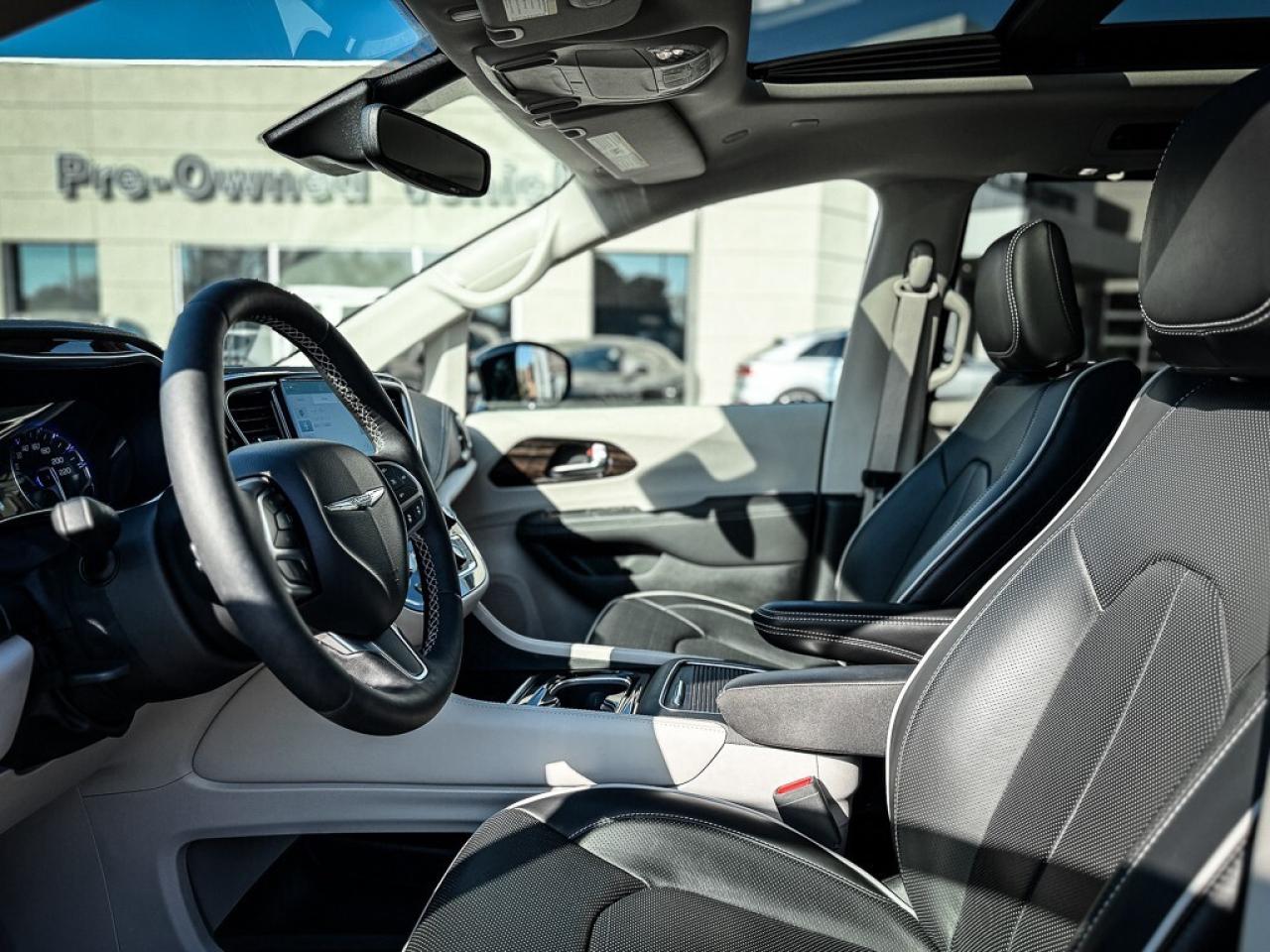 2024 Chrysler Pacifica Limited   PWR DOORS   HEATED/VENTED LEATHER Photo