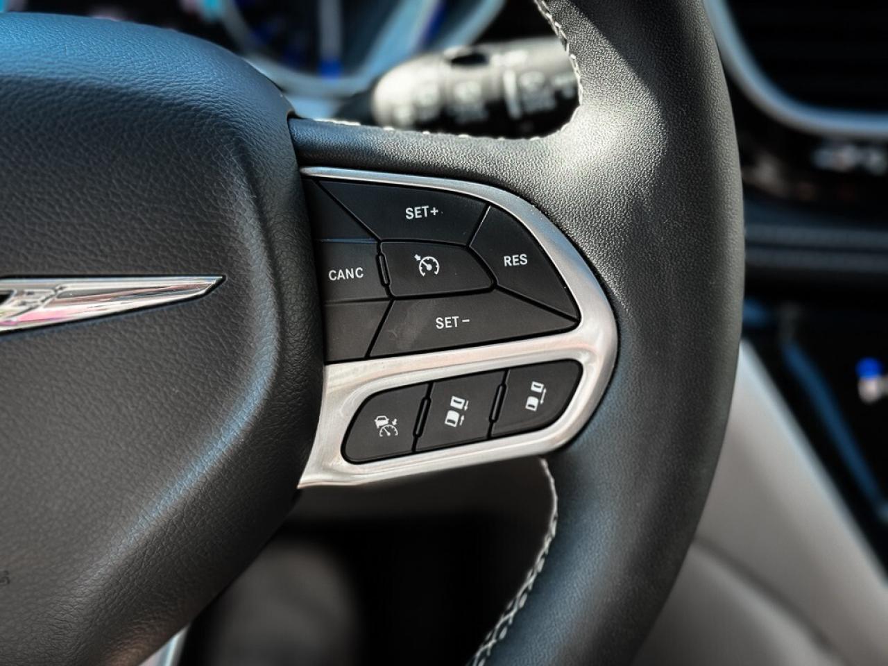 2024 Chrysler Pacifica Limited   PWR DOORS   HEATED/VENTED LEATHER Photo