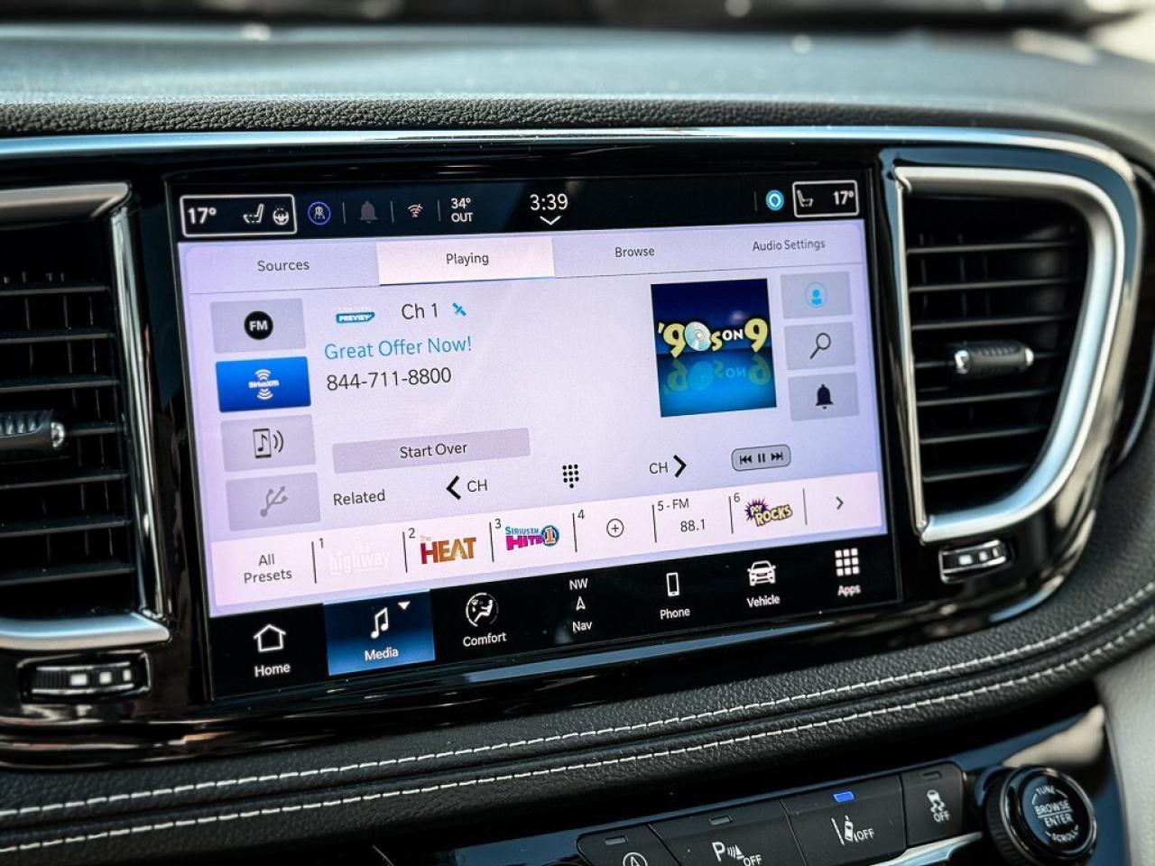 2024 Chrysler Pacifica Limited   PWR DOORS   HEATED/VENTED LEATHER Photo