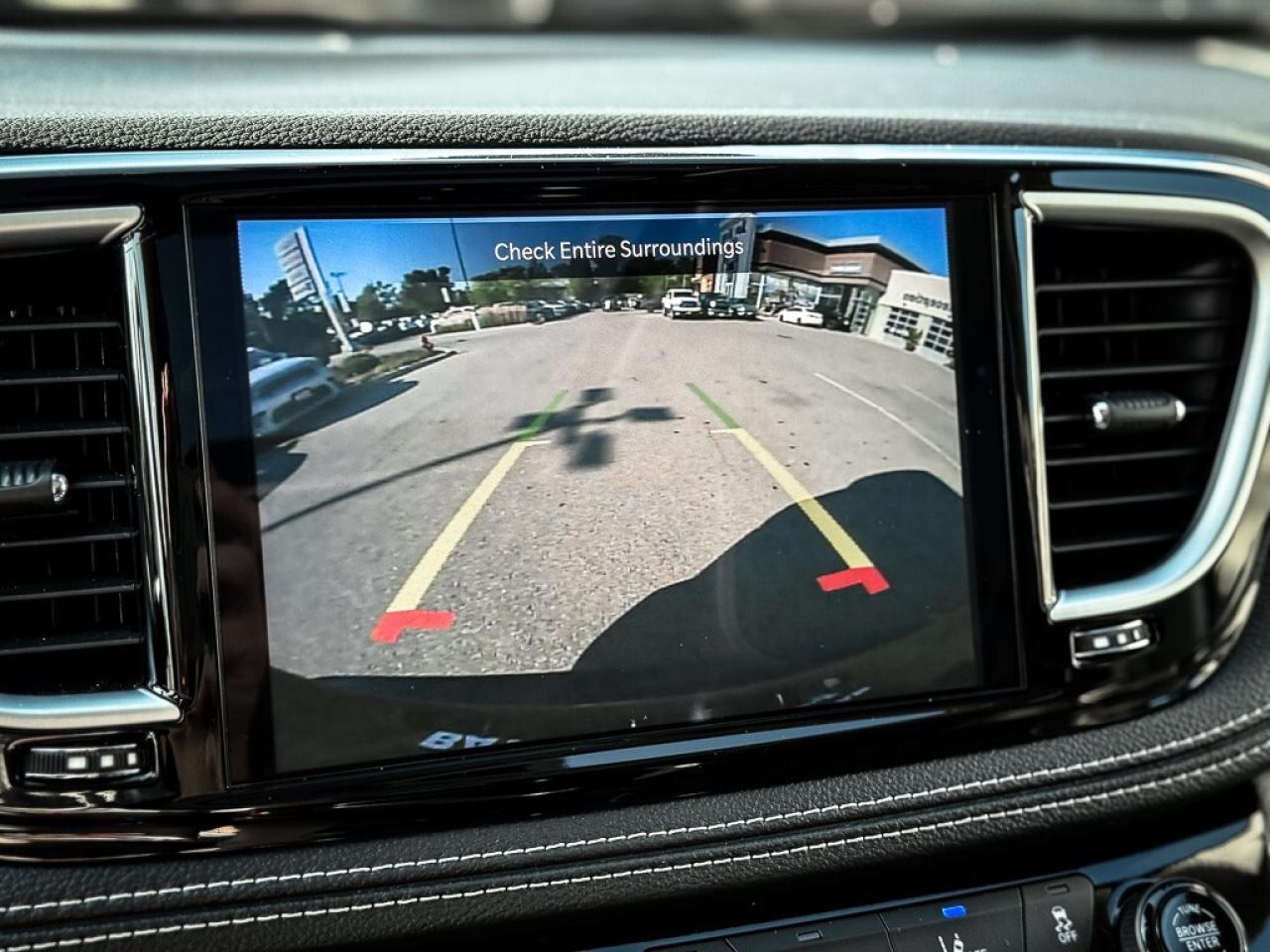 2024 Chrysler Pacifica Limited   PWR DOORS   HEATED/VENTED LEATHER Photo