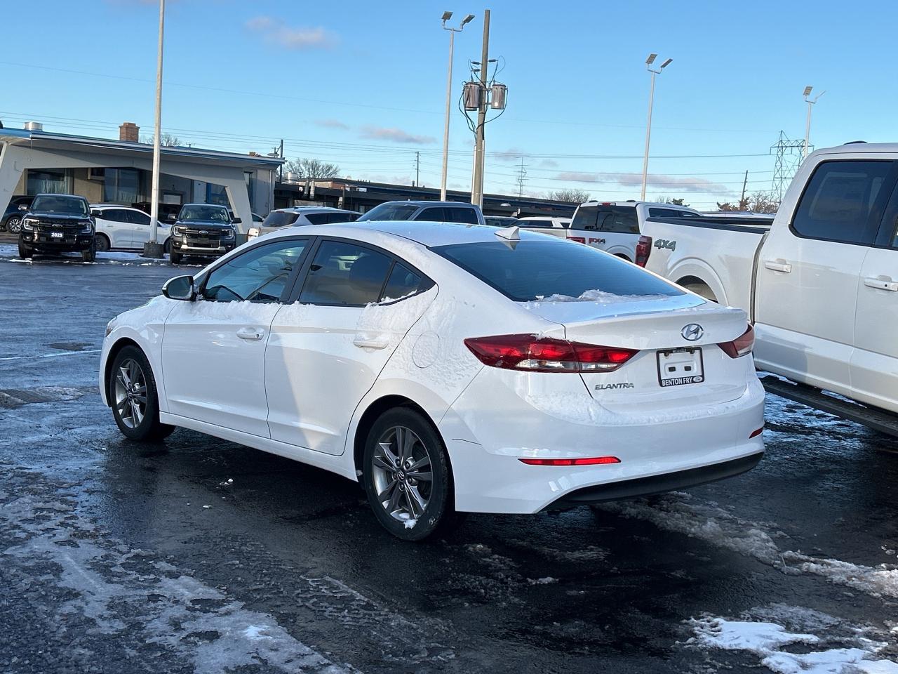 2017 Hyundai Elantra LIMITED 4DR HEATED SEATS WHEEL NAV BLUETOOTH CAM Photo