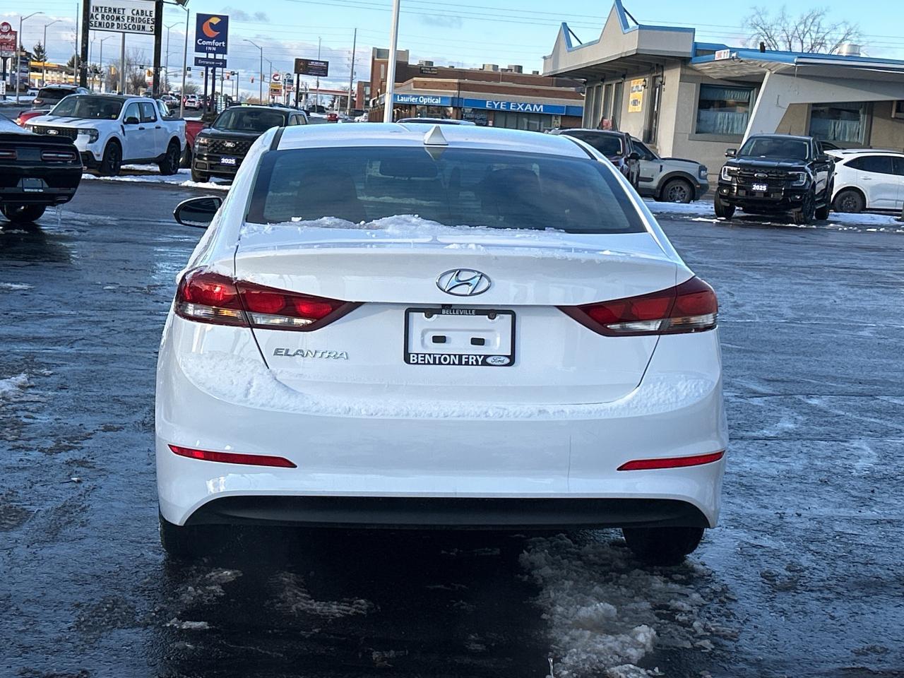 2017 Hyundai Elantra LIMITED 4DR HEATED SEATS WHEEL NAV BLUETOOTH CAM Photo