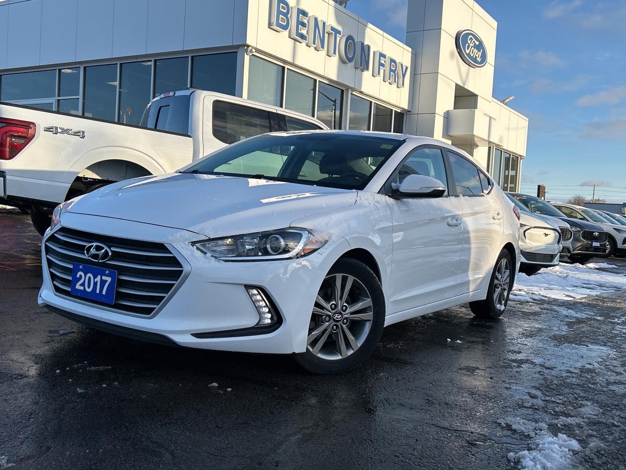 2017 Hyundai Elantra LIMITED 4DR HEATED SEATS WHEEL NAV BLUETOOTH CAM Photo