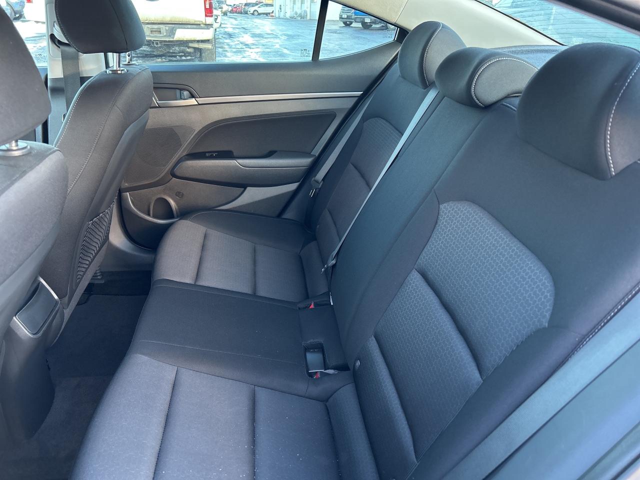 2017 Hyundai Elantra LIMITED 4DR HEATED SEATS WHEEL NAV BLUETOOTH CAM Photo