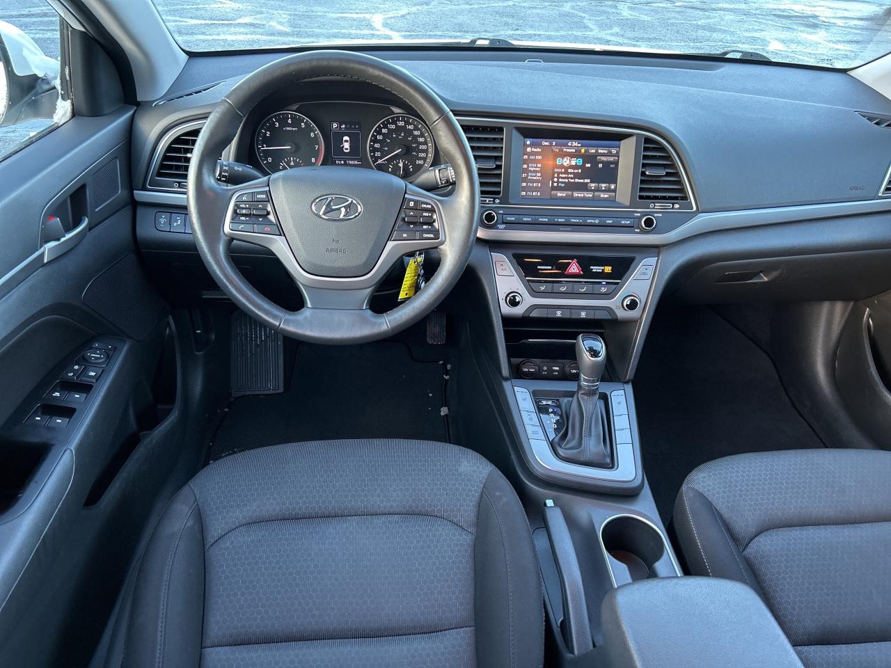 2017 Hyundai Elantra LIMITED 4DR HEATED SEATS WHEEL NAV BLUETOOTH CAM Photo