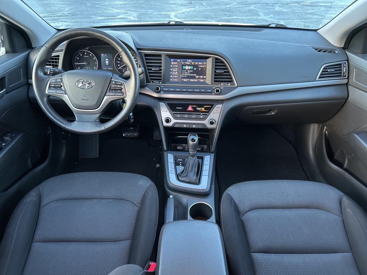 2017 Hyundai Elantra LIMITED 4DR HEATED SEATS WHEEL NAV BLUETOOTH CAM Photo