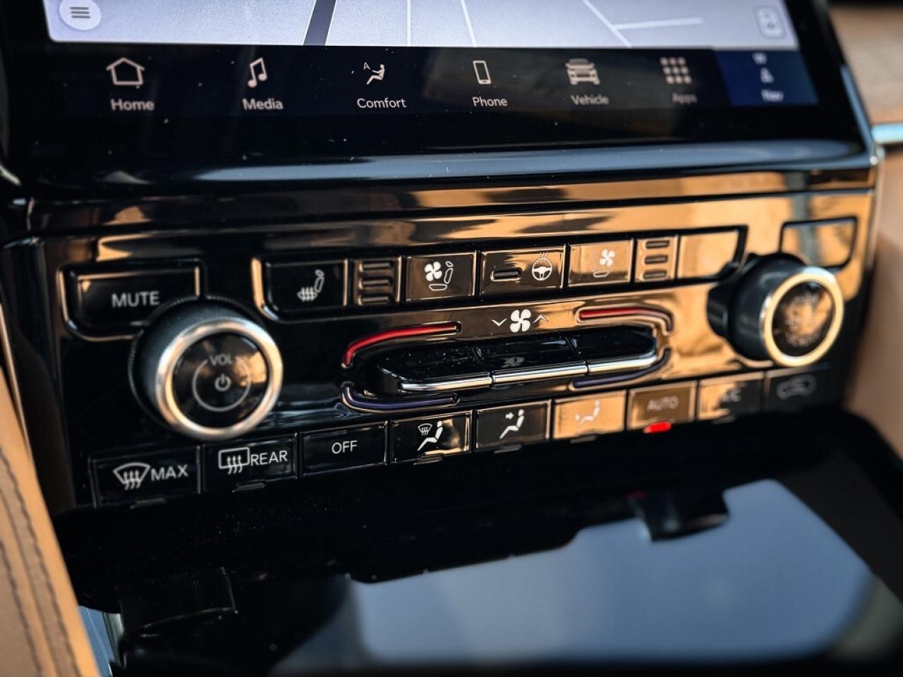 2024 Jeep Grand Cherokee Summit   RESERVE   MCINTOSH AUDIO   PASS DISPLAY Photo