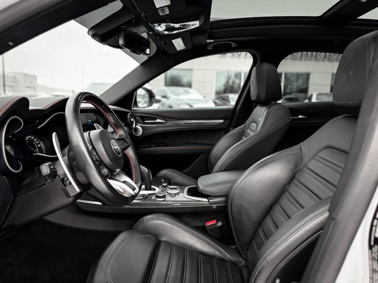 2023 Alfa Romeo Stelvio ti   AWD   PANO ROOF   HARMAN/KARDON AUDIO   REMOT Photo