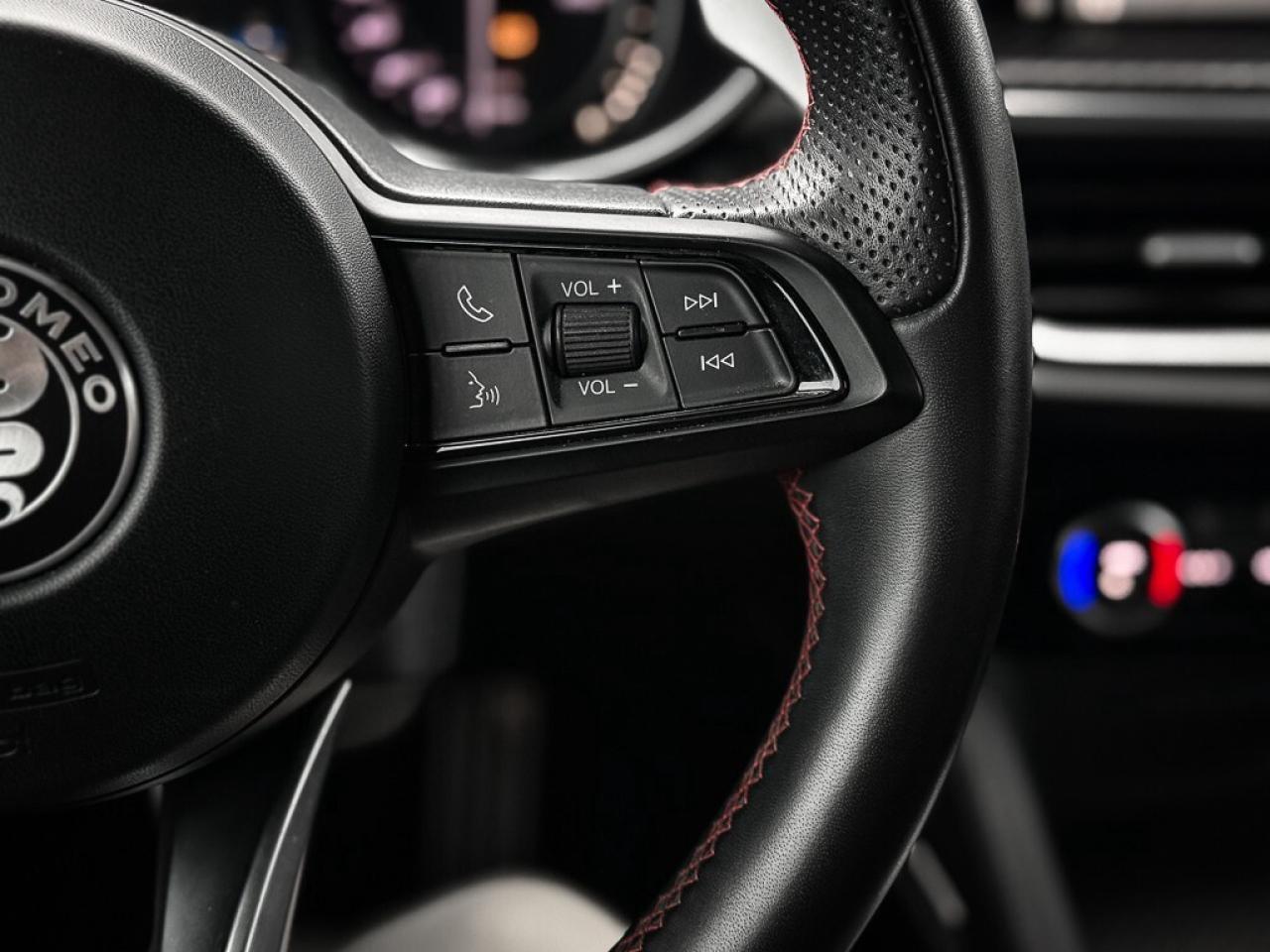 2023 Alfa Romeo Stelvio ti   AWD   PANO ROOF   HARMAN/KARDON AUDIO   REMOT Photo