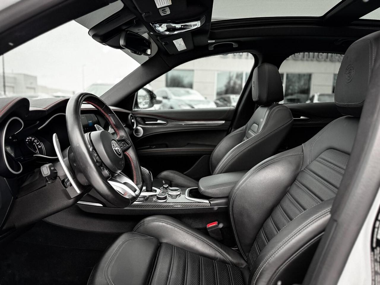 2023 Alfa Romeo Stelvio ti   AWD   PANO ROOF   HARMAN/KARDON AUDIO   REMOT Photo3