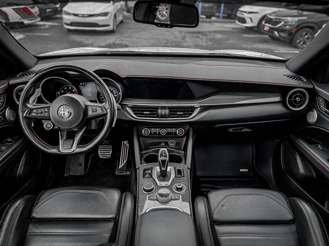 2023 Alfa Romeo Stelvio ti   AWD   PANO ROOF   HARMAN/KARDON AUDIO   REMOT Photo