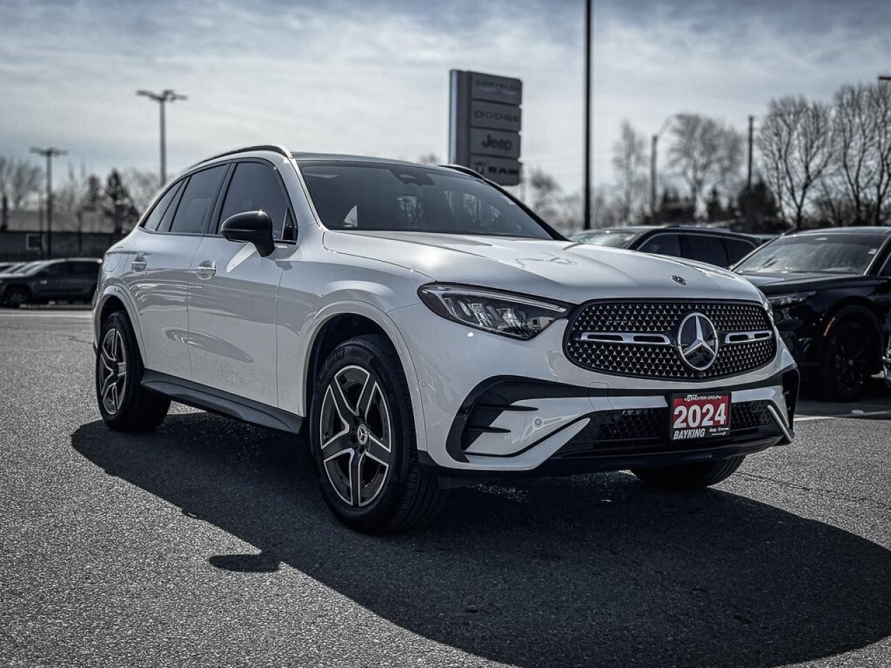 2024 Mercedes-Benz GLC300 HEATED SEATS + WHEEL   CARPLAY   PANO ROOF   BLI Photo2