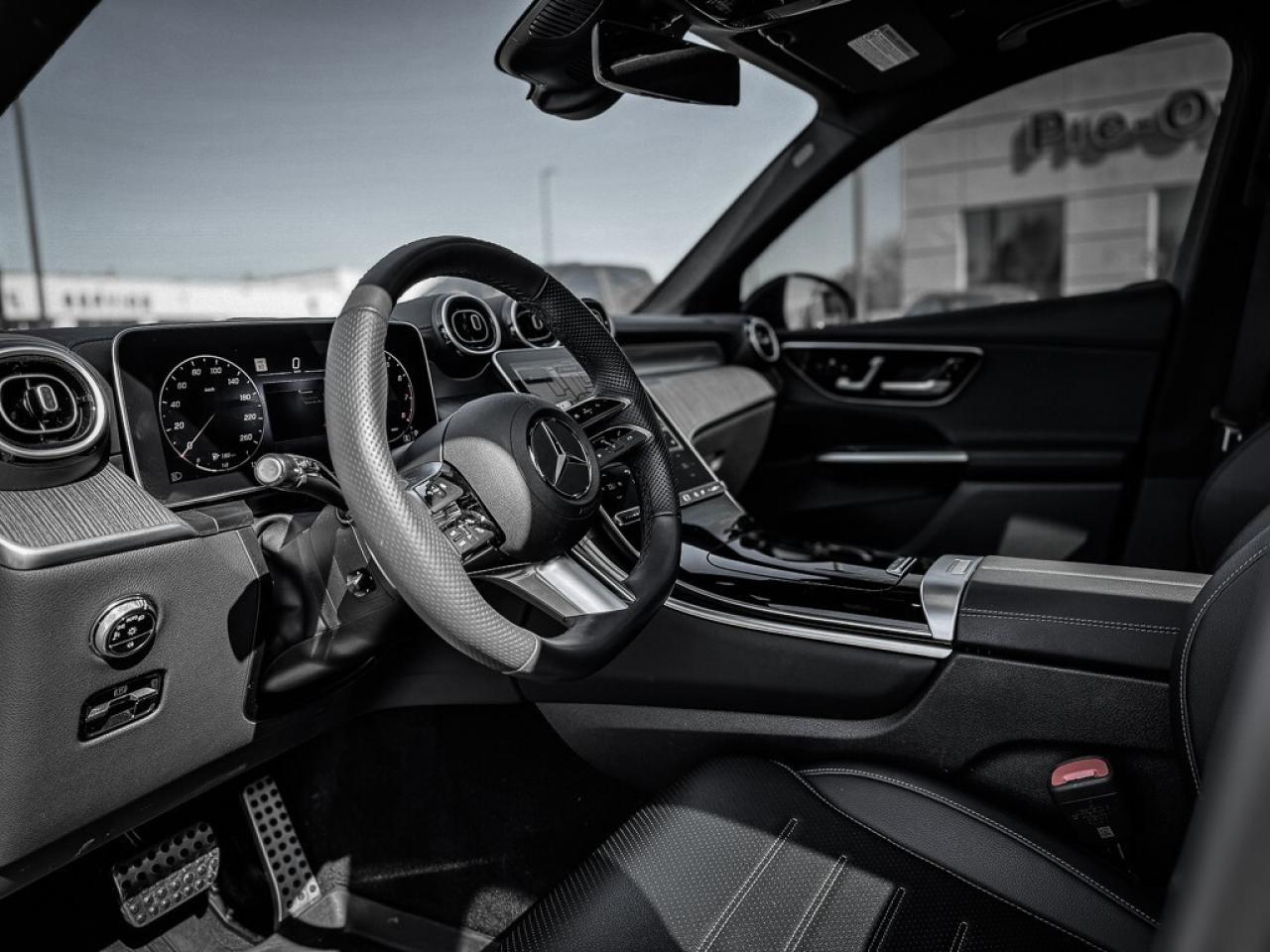 2024 Mercedes-Benz GLC300 HEATED SEATS + WHEEL   CARPLAY   PANO ROOF   BLI Photo