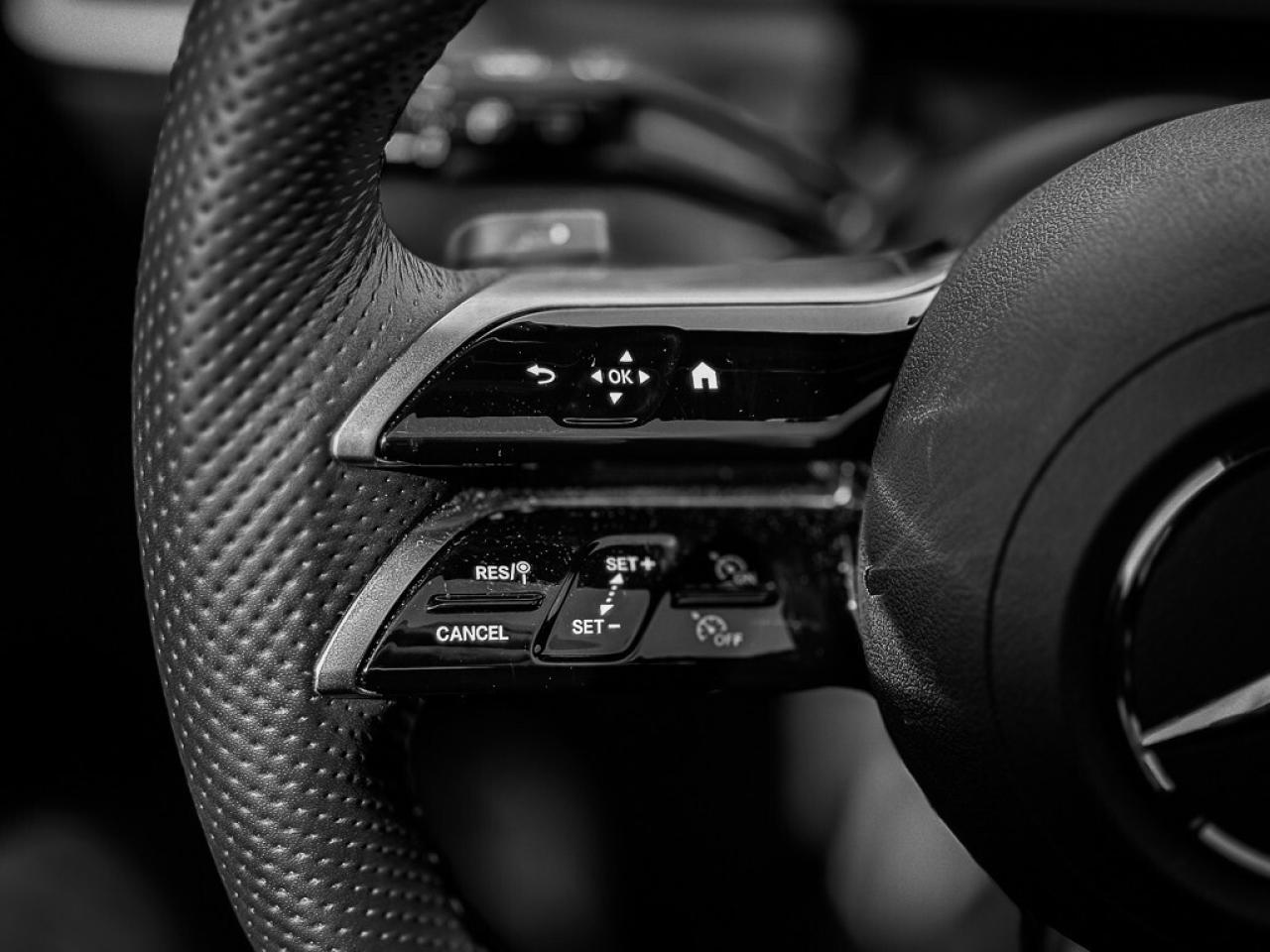 2024 Mercedes-Benz GLC300 HEATED SEATS + WHEEL   CARPLAY   PANO ROOF   BLI Photo